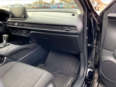 Used 2025 Honda HR-V LX image 19