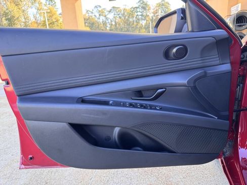 Certified 2025 Hyundai Elantra Sport image 20