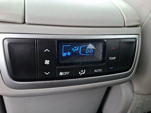Used 2017 Toyota Highlander Limited AWD/4WD image 12