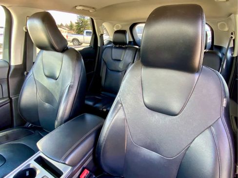 Used 2022 Ford Edge Titanium w/ Equipment Group 301A image 26