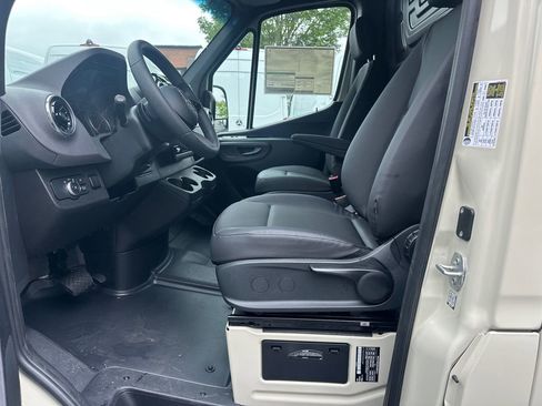 New 2026 Mercedes-Benz Sprinter 2500 image 9