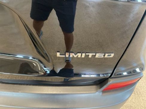 Used 2020 Jeep Cherokee Limited AWD/4WD image 7
