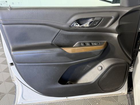 Used 2019 GMC Acadia SLE w/ Driver Alert Package I image 12