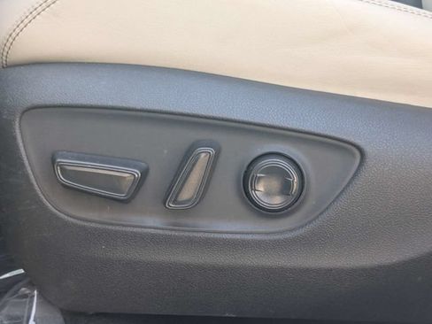 Used 2019 Toyota RAV4 Limited w/ Cold Weather Package FWD image 20