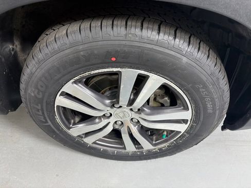 Used 2017 Honda Pilot EX image 10