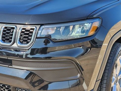 Used 2025 Jeep Compass Sport w/ Mopar Graphics Package AWD/4WD image 16