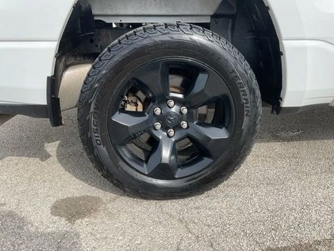 Used 2019 RAM 1500 Big Horn image 12