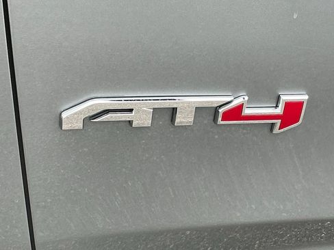 Used 2023 GMC Yukon XL AT4 w/ AT4 Premium Plus Package AWD/4WD image 10