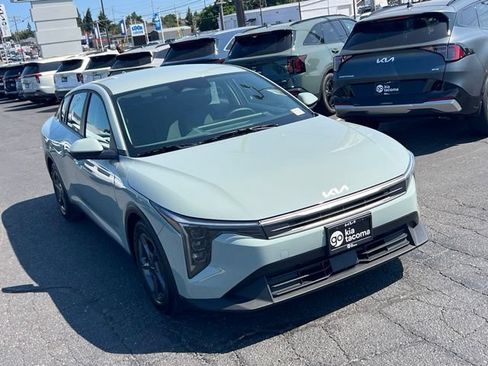 Certified 2025 Kia K4 FWD image 5