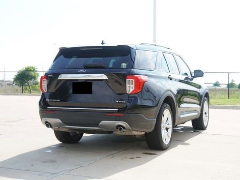Used 2023 Ford Explorer Platinum w/ Technology Package AWD/4WD image 9