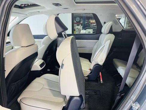 Used 2025 Hyundai Palisade Calligraphy image 17