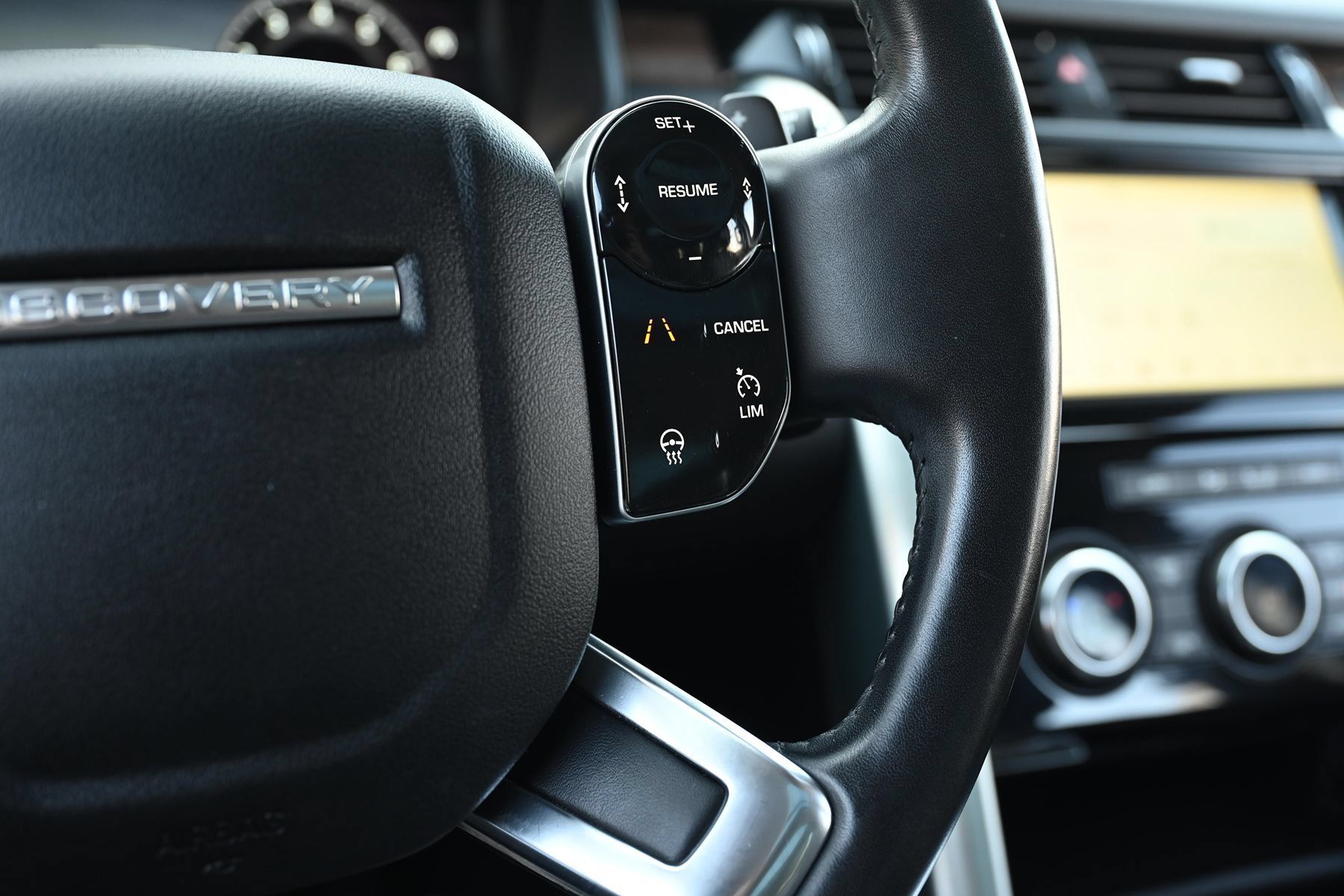 Used 2020 Land Rover Discovery HSE AWD/4WD image 28