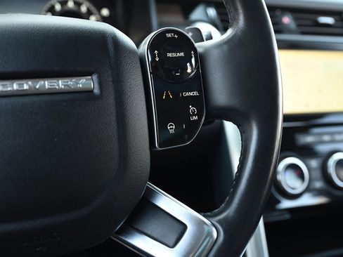 Used 2020 Land Rover Discovery HSE image 28