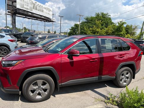 Used 2024 Toyota RAV4 XLE w/ Convenience Package AWD/4WD image 6