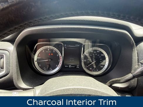 Used 2018 Nissan Titan SV w/ SV Convenience Package AWD/4WD image 26