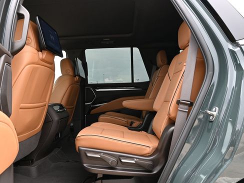 Used 2026 Cadillac Escalade Luxury w/ Touring Package AWD/4WD image 20
