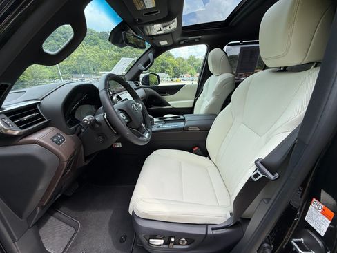 Used 2026 Lexus LX 700h Luxury AWD/4WD image 11