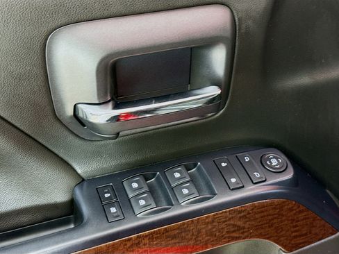 Used 2018 GMC Sierra 1500 SLE image 21