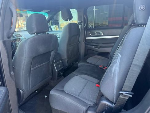 Used 2017 Ford Explorer XLT FWD image 9