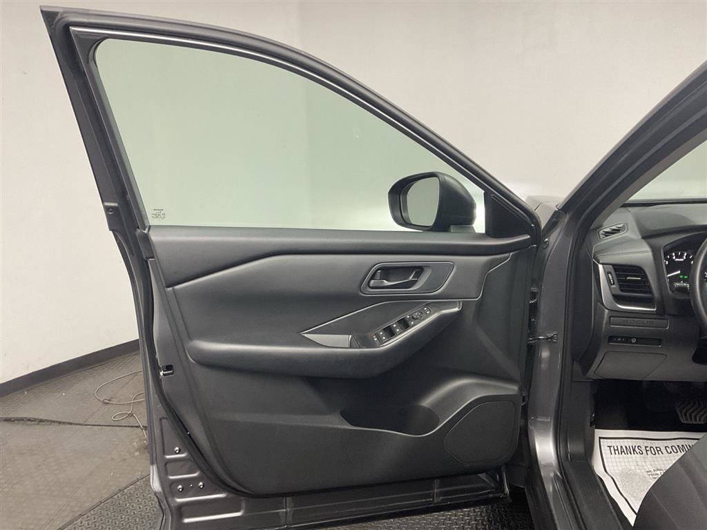 Used 2024 Nissan Rogue S FWD image 9