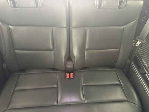 Used 2025 Ford Explorer Active w/ Active Comfort Package AWD/4WD image 17