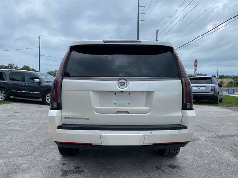 Used 2015 Cadillac Escalade Luxury RWD image 9