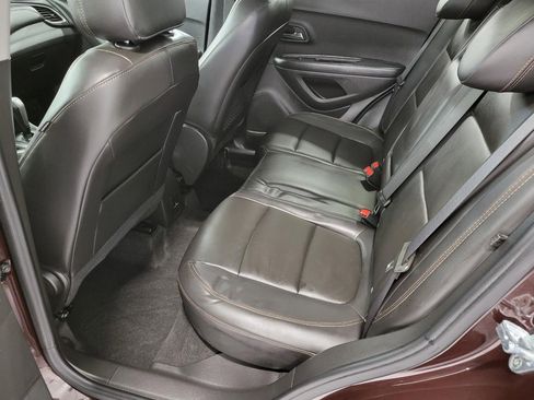 Used 2021 Chevrolet Trax LT w/ Premium Seat Package image 22