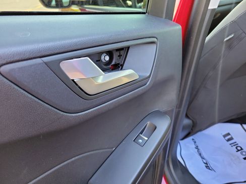 Used 2021 Ford Escape SE image 13