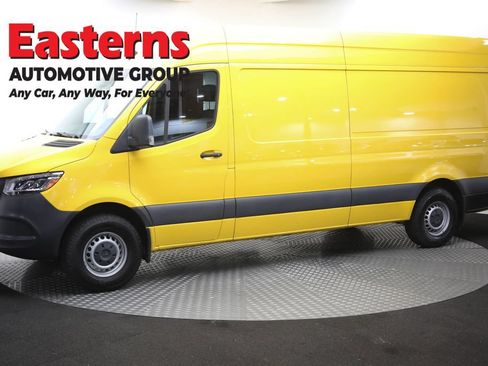 Used 2021 Mercedes-Benz Sprinter 2500 w/ Acoustic Package image 54