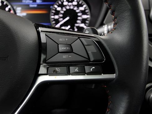 Used 2025 Nissan Altima 2.5 SR image 18