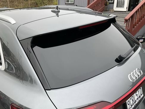 Used 2019 Audi e-tron Prestige w/ Prestige Package image 86