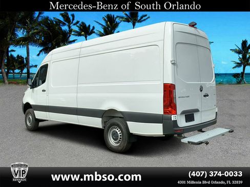 Used 2023 Mercedes-Benz Sprinter 2500 image 4