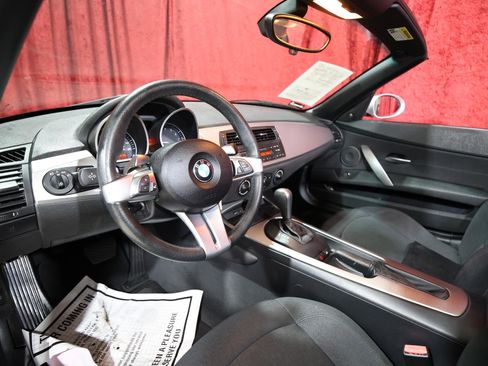 Used 2007 BMW Z4 3.0i image 14