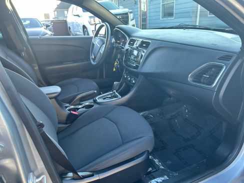 Used 2013 Chrysler 200 Touring image 22