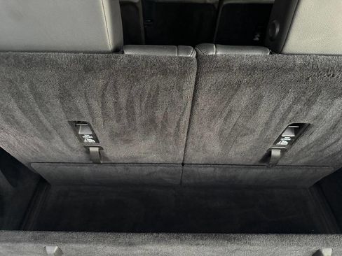 Used 2017 Land Rover Discovery HSE image 47