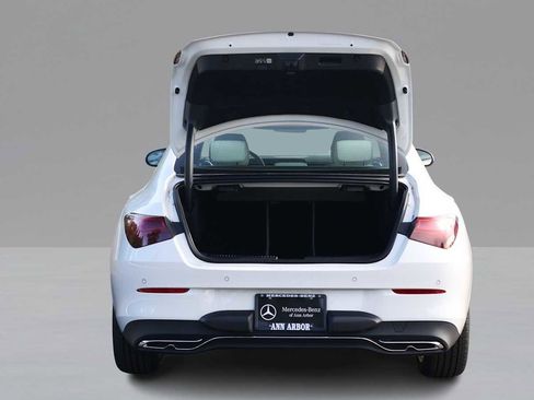 Used 2025 Mercedes-Benz CLA 250 4MATIC image 9
