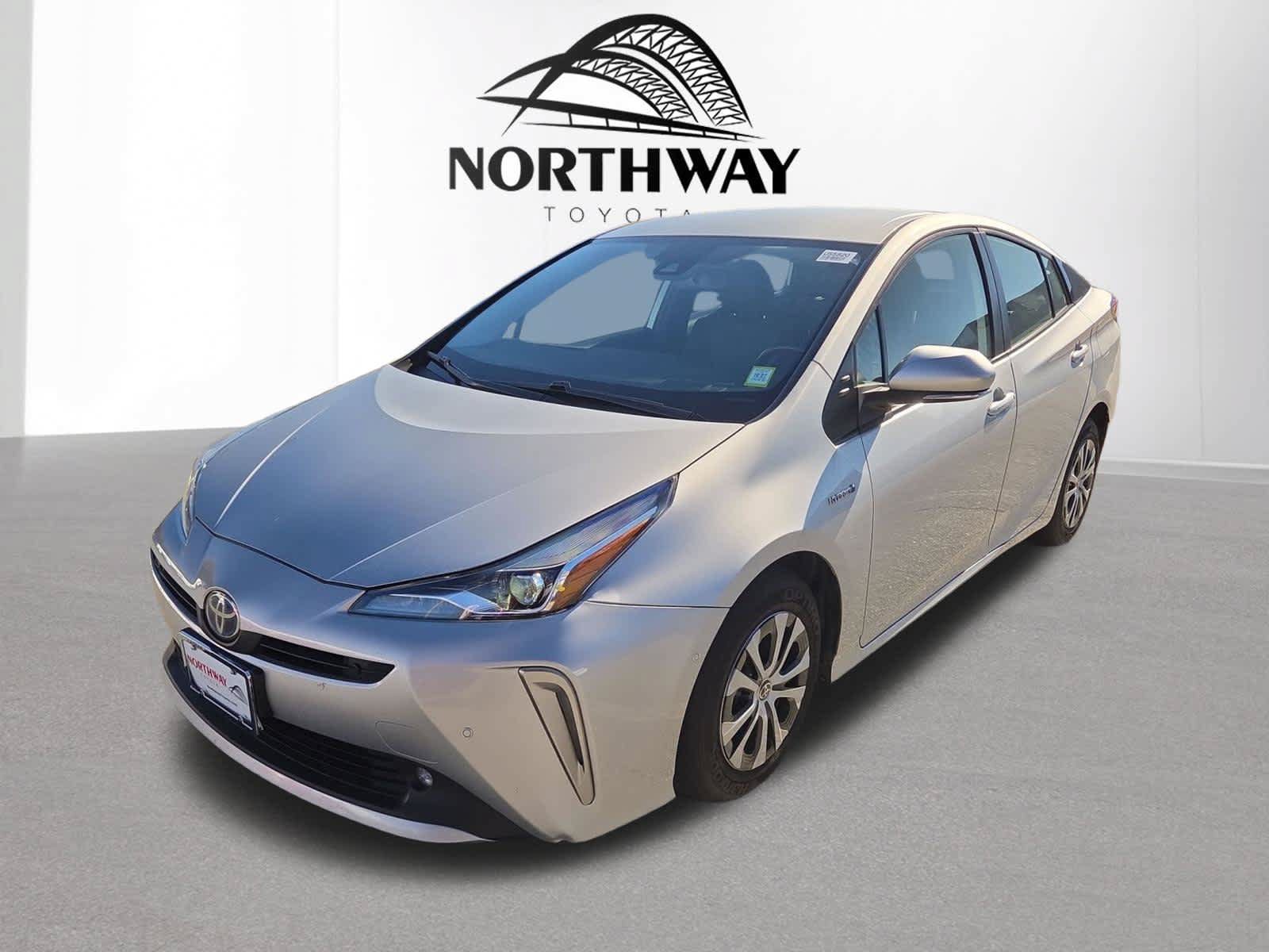 Used 2022 Toyota Prius XLE w/ Advanced Technology Package AWD/4WD image 8