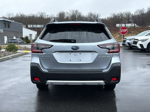 Used 2023 Subaru Outback Limited image 7