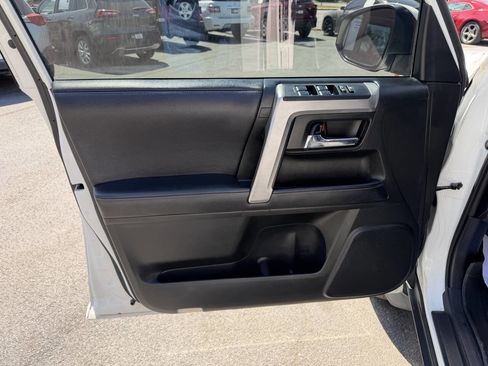 Used 2018 Toyota 4Runner SR5 image 14