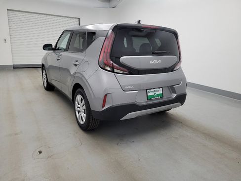 Used 2023 Kia Soul LX FWD image 5