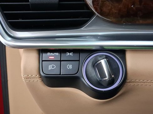 Certified 2023 Porsche Panamera 4S image 23