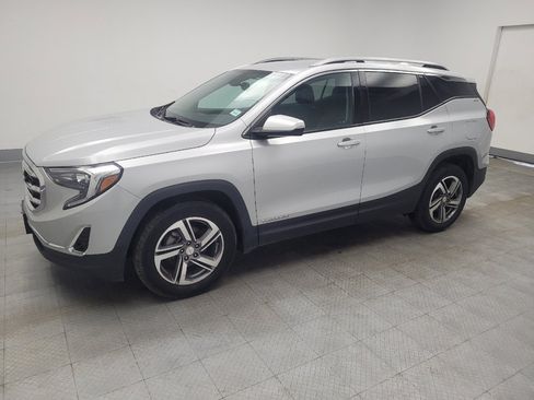 Used 2021 GMC Terrain SLT image 2