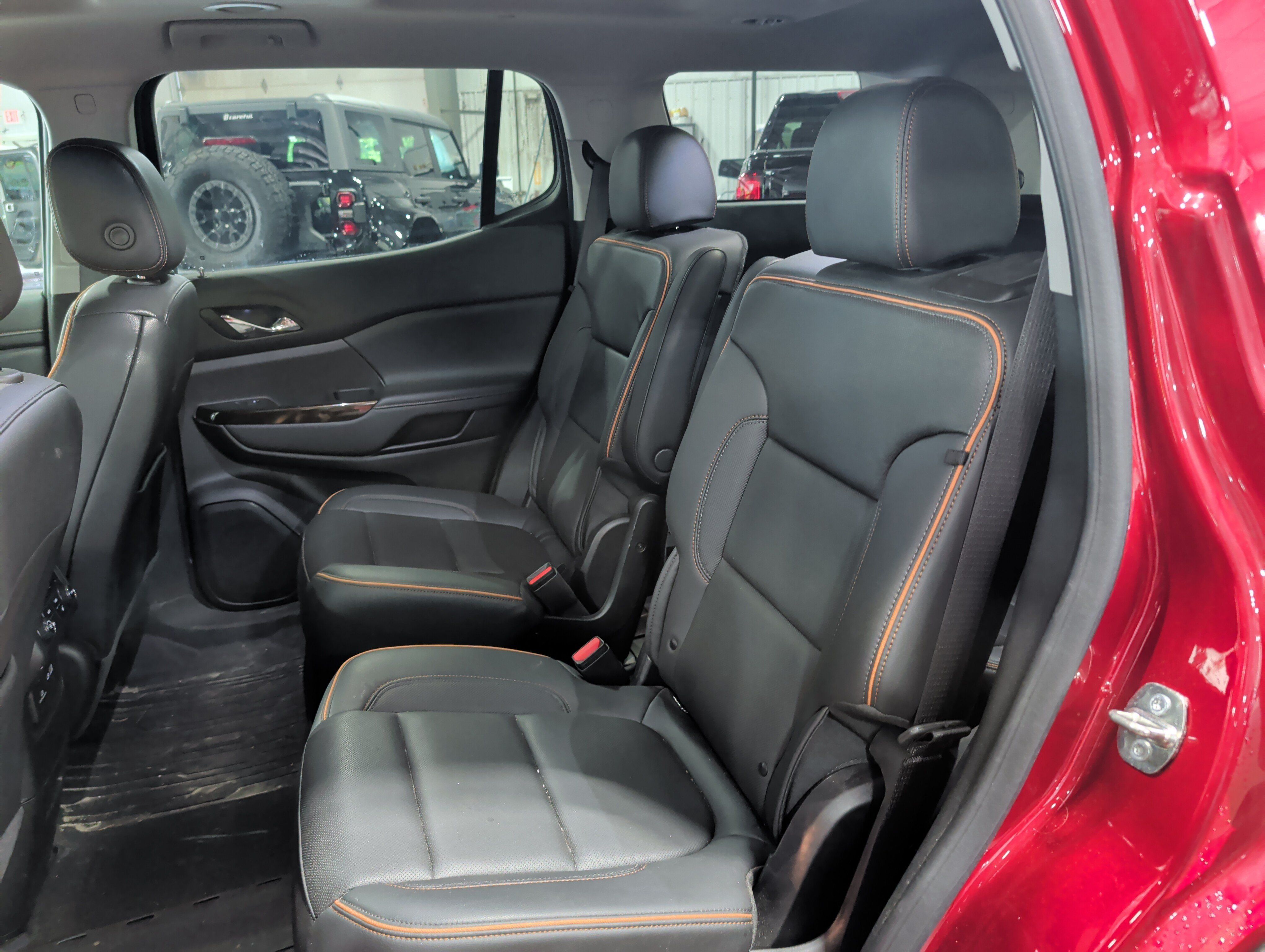 Used 2023 GMC Acadia AT4 w/ Technology Package AWD/4WD image 8