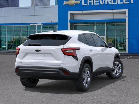 New 2026 Chevrolet Trax LS w/ Driver Confidence Package image 4