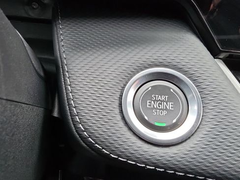 Used 2026 Chevrolet Equinox LT w/ Convenience Package II image 19