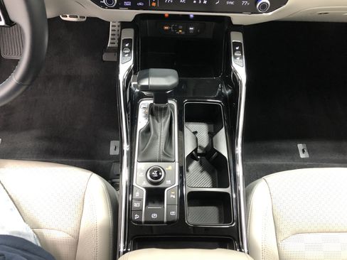 Certified 2024 Kia Sorento SX image 21