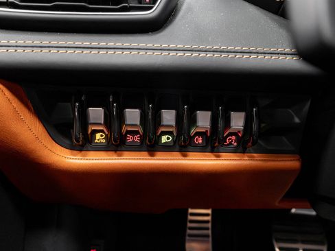 Used 2019 Lamborghini Huracan LP 580-2 RWD image 47
