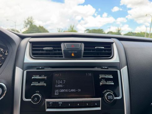 Used 2018 Nissan Altima 2.5 S FWD image 12
