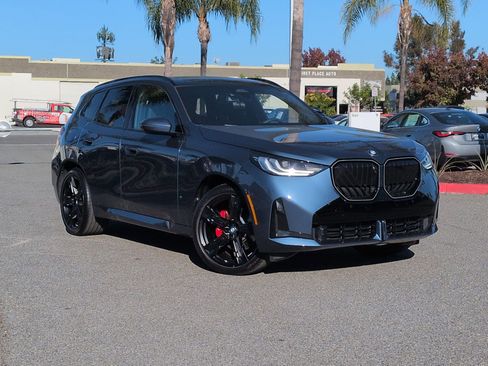 Used 2025 BMW X3 xDrive30i w/ Premium Package image 2