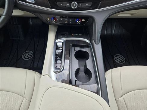 Used 2022 Buick Enclave Essence w/ Sport Touring Edition image 12